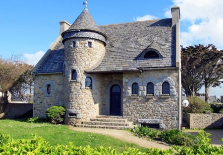 House in Plounéour-Brignogan-Plages, France