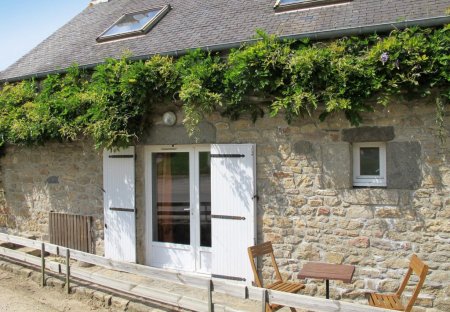 House in Plounévez-Lochrist, France