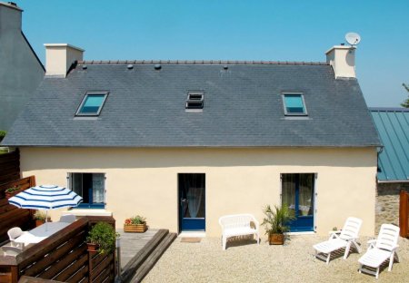 House in Plounévez-Lochrist, France