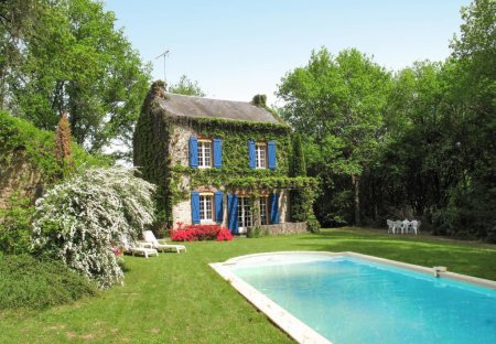 House in Lépinas, France