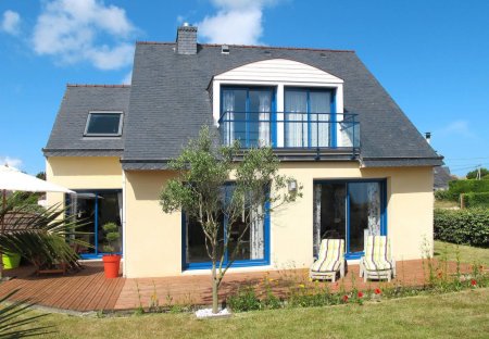 House in Plounéour-Brignogan-Plages, France