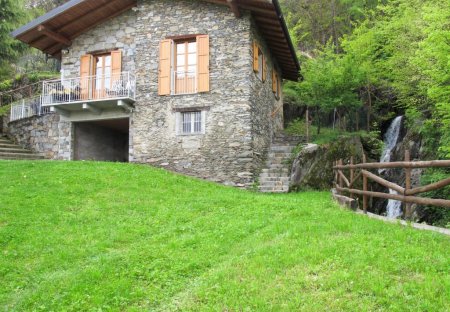 Villa in Pianello del Lario, Italy