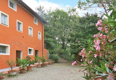 Villa in Montopoli in Val d'Arno, Italy