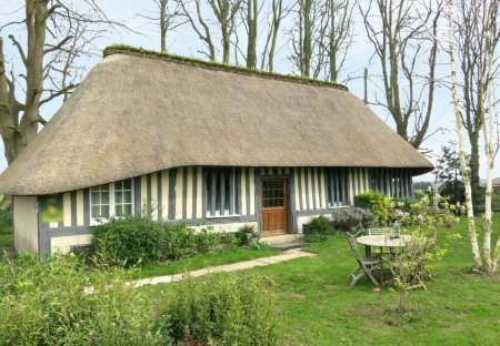 House in Octeville-sur-Mer, France