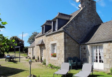 House in Plounévez-Lochrist, France