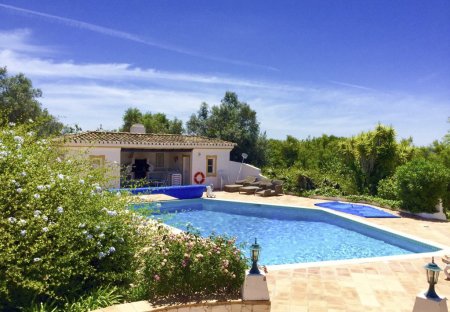 Villa in Mexilhoeira Grande, Algarve