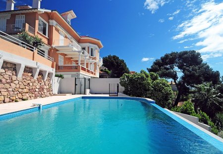 Apartment in Hyères, the South of France