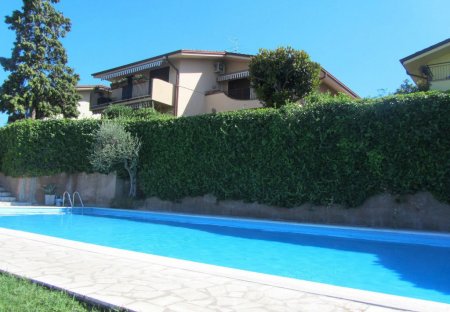 Apartment in Bardolino, Italy