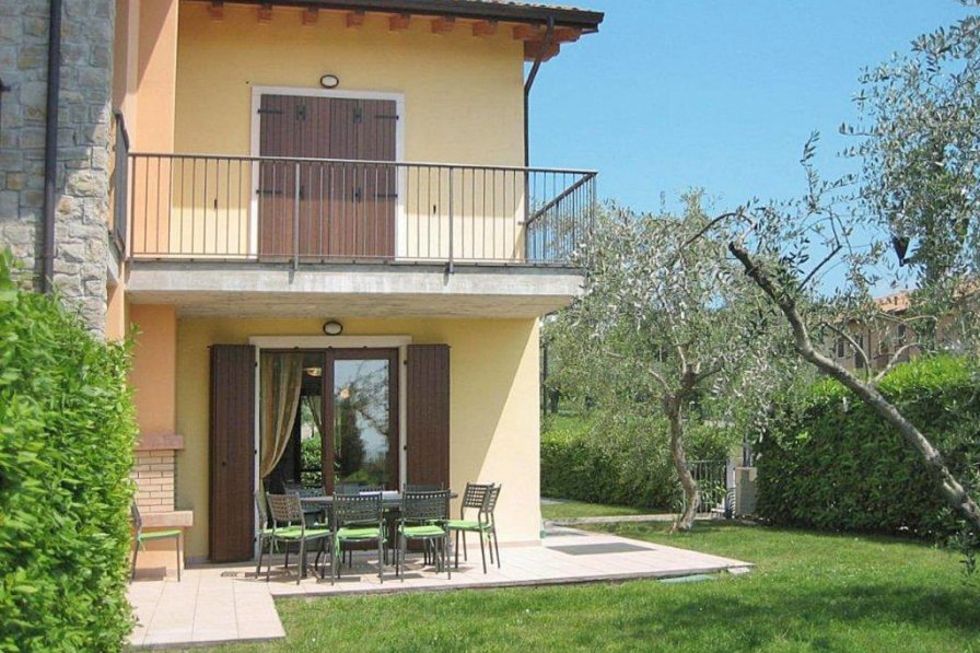 Apartment to rent in Bardolino, Italy with swimming pool 269760