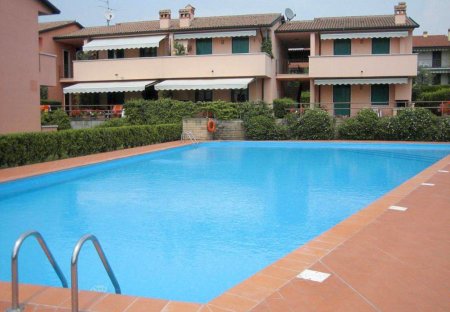 Apartment in Lazise, Italy