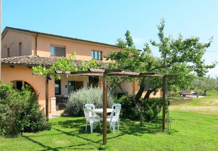 Villa in Collecorvino, Italy