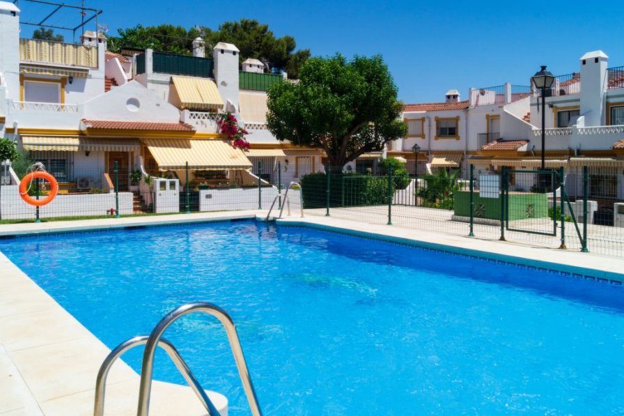 Apartment to rent in Torremolinos, Spain