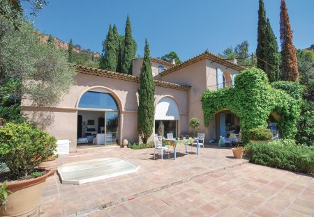 Villa in Saint-Raphaël, the South of France