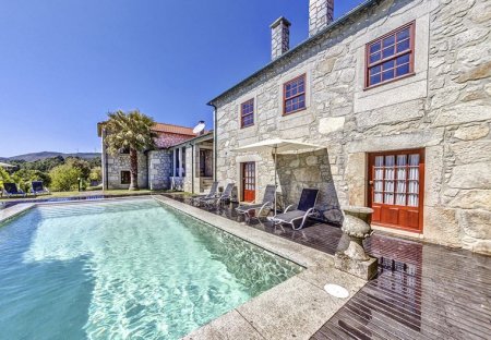 Villa in Trás-o-Rio, Portugal