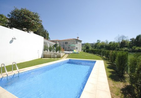 Villa in Lousas, Portugal