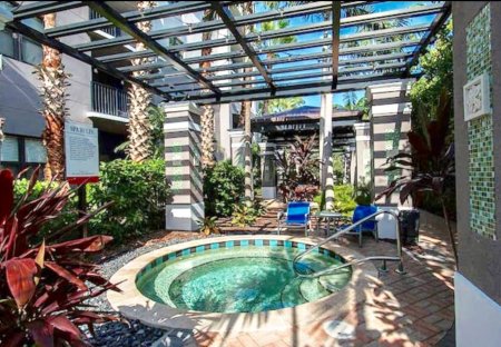 Apartment in Fort Lauderdale, Florida