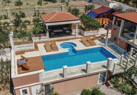 Villa in Kaštel Sućurac, Croatia