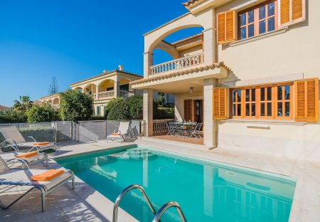 Villa in Alcanada, Majorca
