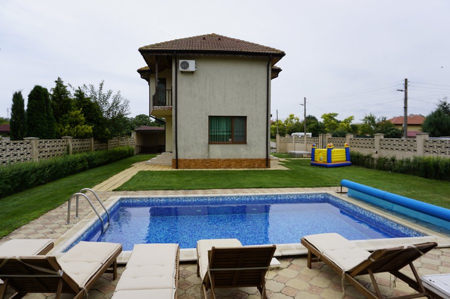 Villa to rent in Balgarevo, Bulgaria with private pool 273665