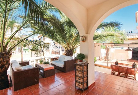 Villa in Elche, Spain