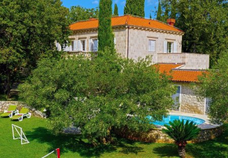 Villa in Čilipi, Croatia