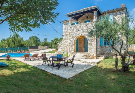 House in Sveti Lovreč Pazenatički, Croatia