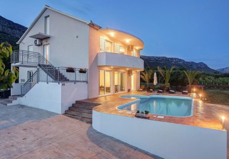 House in Kaštel Sućurac, Croatia