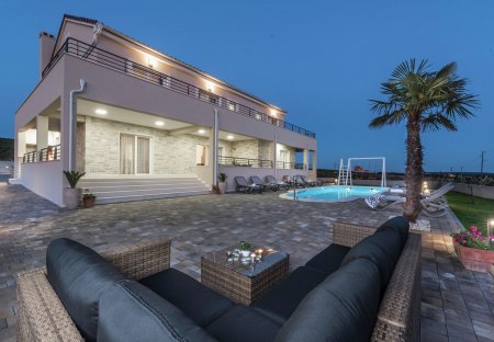 Villa in Debeljak, Croatia