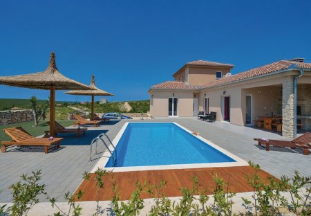 Villa in Debeljak, Croatia