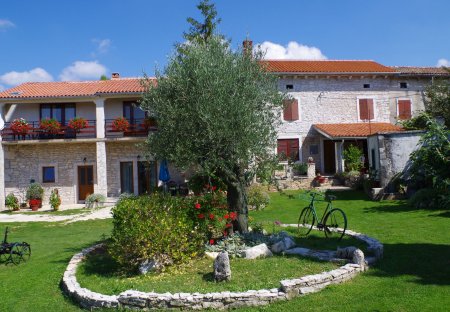 Apartment in Šajini, Croatia