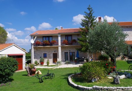 Apartment in Šajini, Croatia