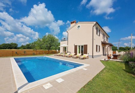 Villa in Puntera, Croatia
