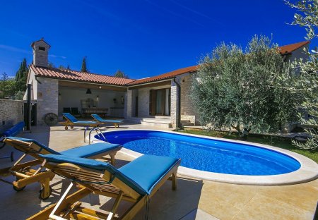 Villa in Kavran, Croatia