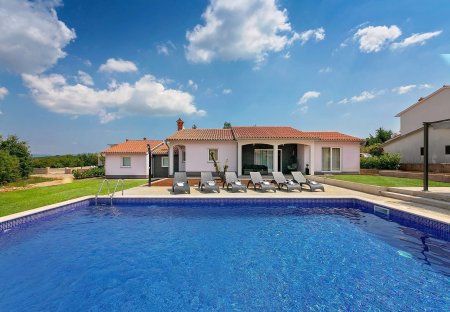 Villa in Kapelica, Croatia