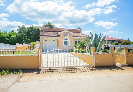 Villa in Radmani, Croatia