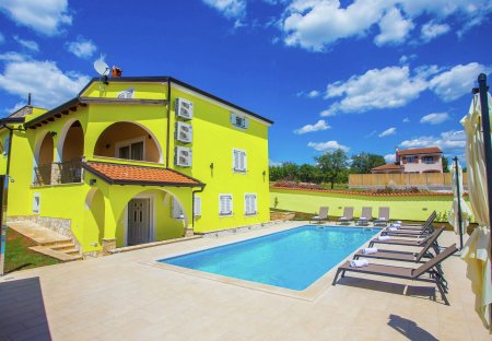 Apartment in Mušalež, Croatia
