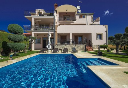 Apartment in Varvari, Croatia