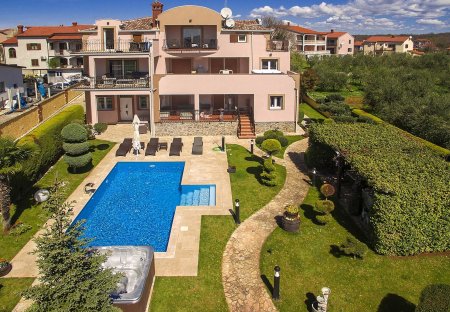 Apartment in Varvari, Croatia