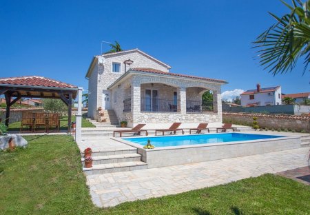 Villa in Krančići, Croatia