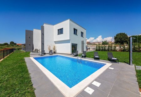 Villa in Krančići, Croatia