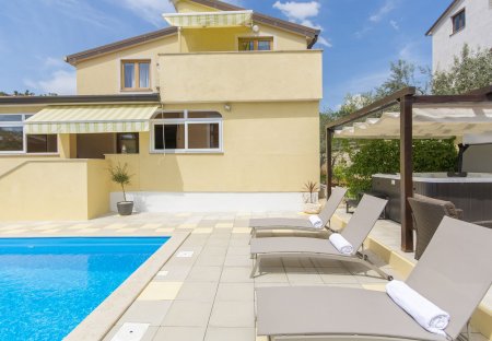 Apartment in Rošini, Croatia