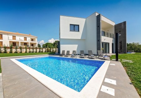 Villa in Krančići, Croatia