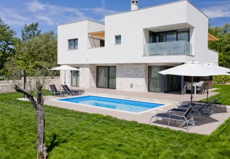 Villa in Karigador, Croatia