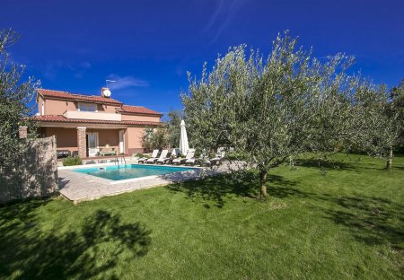 Villa in Krančići, Croatia