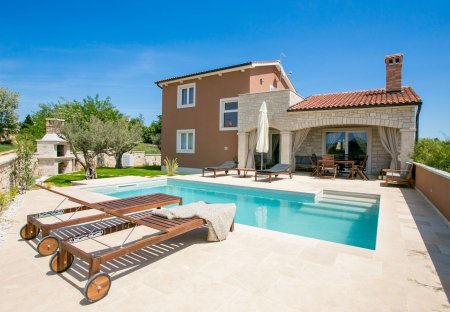 Villa in Krančići, Croatia