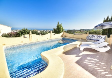 Villa in Urbanización L'Almunia, Spain