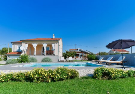 Villa in Debeljak, Croatia