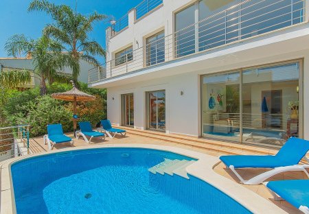 Villa in Alcanada, Majorca