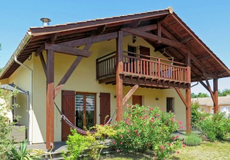 House in Hourtin, France