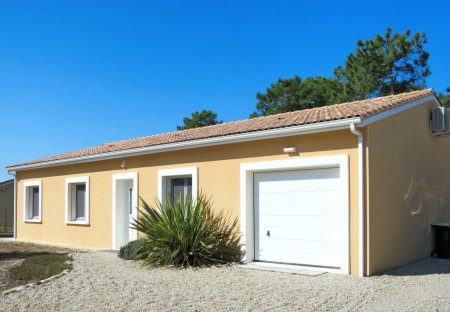 House in Vendays-Montalivet, France